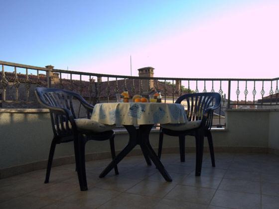 Studio Apartmani Bijeli Delfin Biograd Na Moru Exterior photo